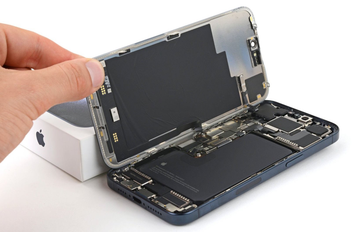 iPhone 16 Pro против iPhone 16 Pro Max: стоит ли переплачивать?