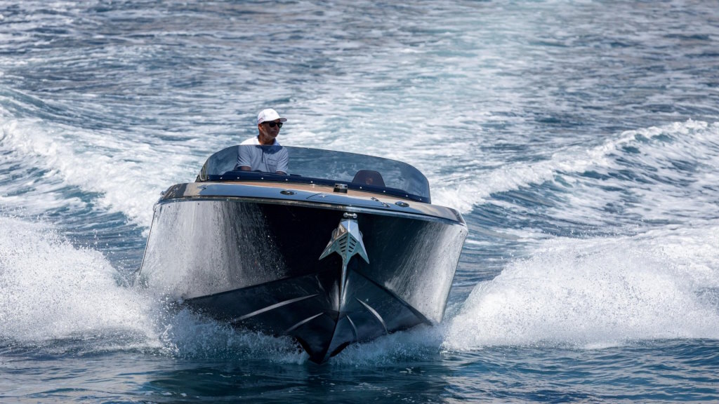Электрический катер Frauscher x Porsche 850 Fantom установил рекорд скорости в Монако
