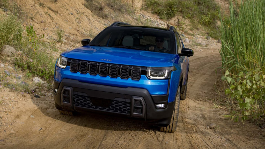 Jeep представил новое поколение Cherokee с гибридной установкой